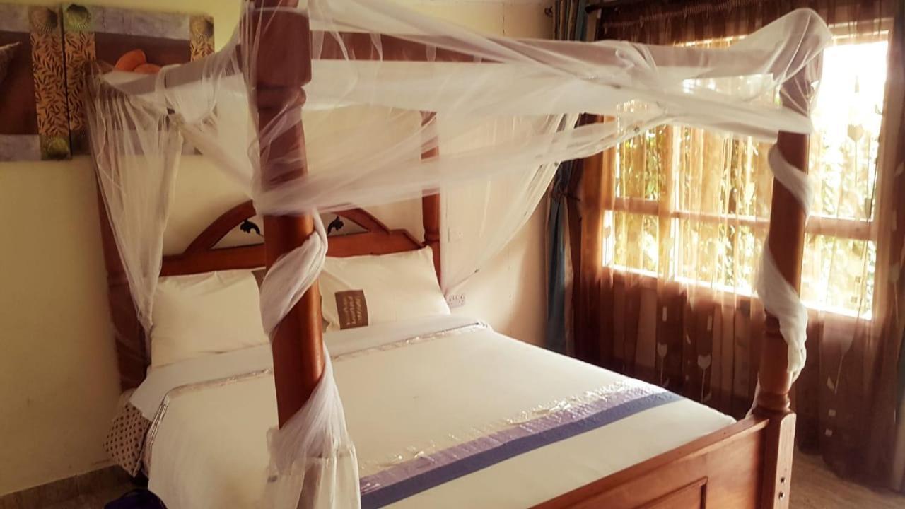 Hippo Safaris Resort Найваша Экстерьер фото